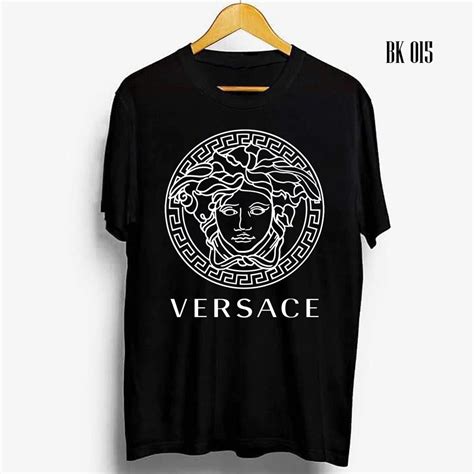 versace kaos harga.